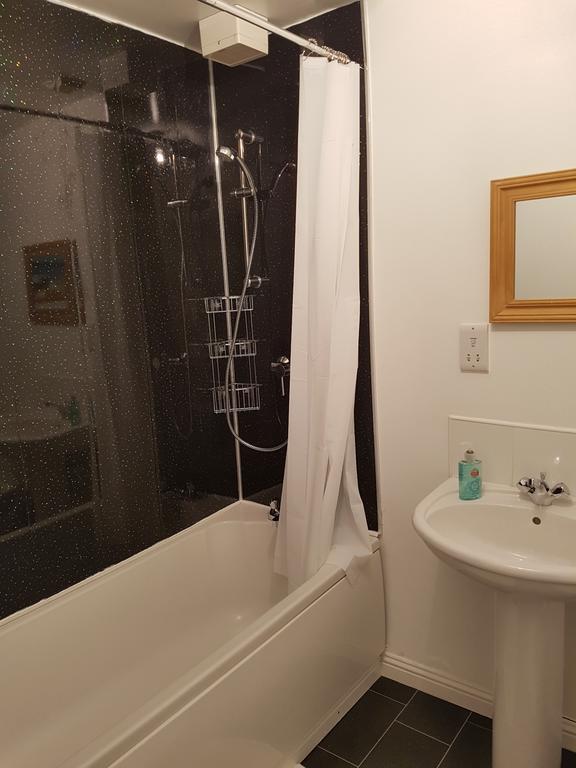 Bathgate Contractor And Business Apartment Luaran gambar
